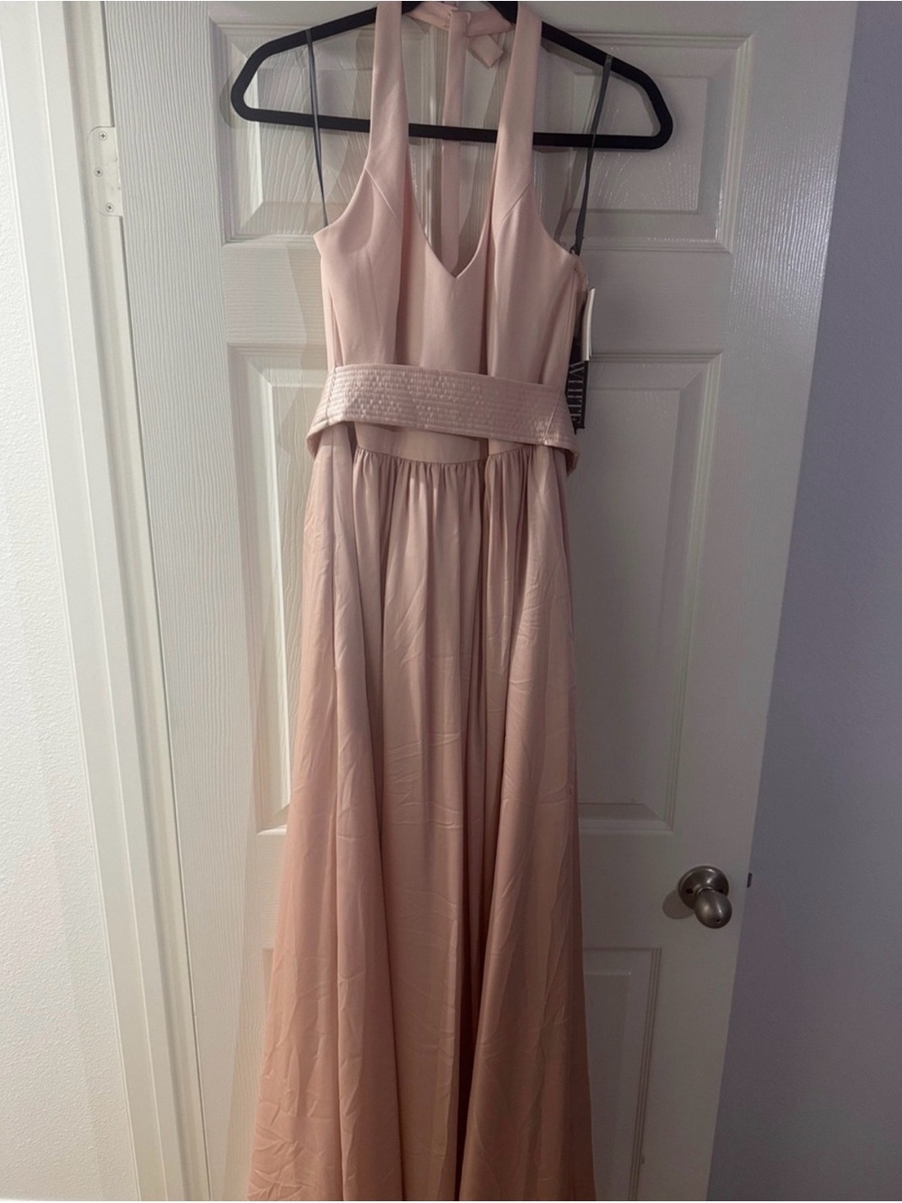 Vera Wang Blush Pink V-Neck Sleeveless Wedding Gown - Picture 2 of 3